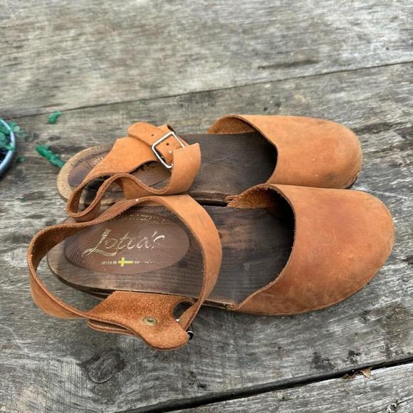Low Wood in Brown Clogs in Oiled Nubuck on Brown Base Size 38 (US 8) - Picture 7 of 8